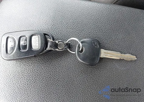 2020 Hyundai Elantra Se from USA, damaged, VIN KMHD74LF0LU070563